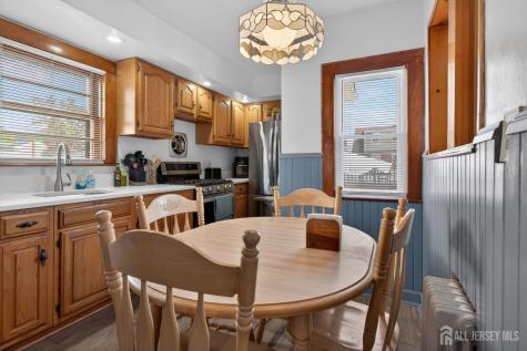 546 Teneyke Place Rahway NJ 07065