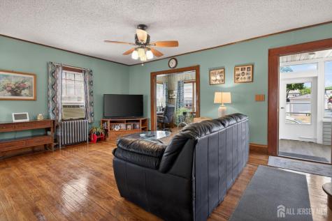 546 Teneyke Place Rahway NJ 07065