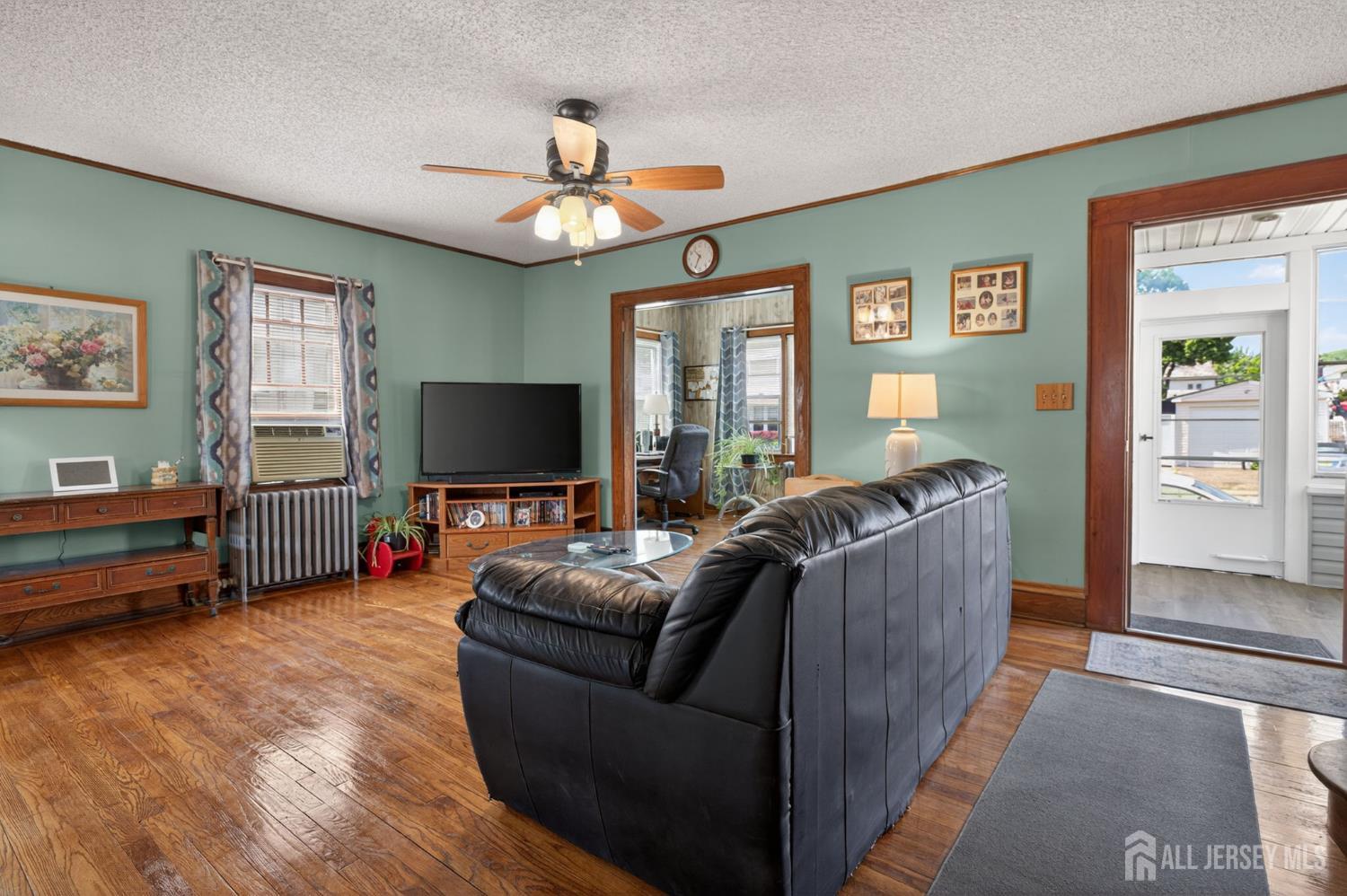546 Teneyke Place Rahway NJ 07065