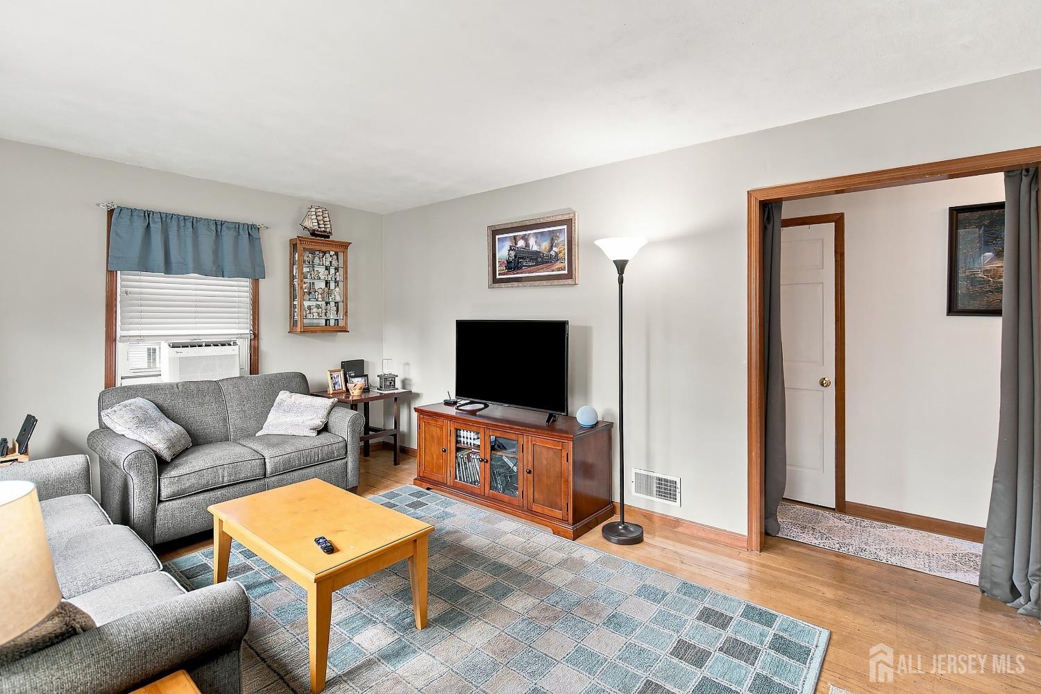6 Burnham Road East Brunswick NJ 08816