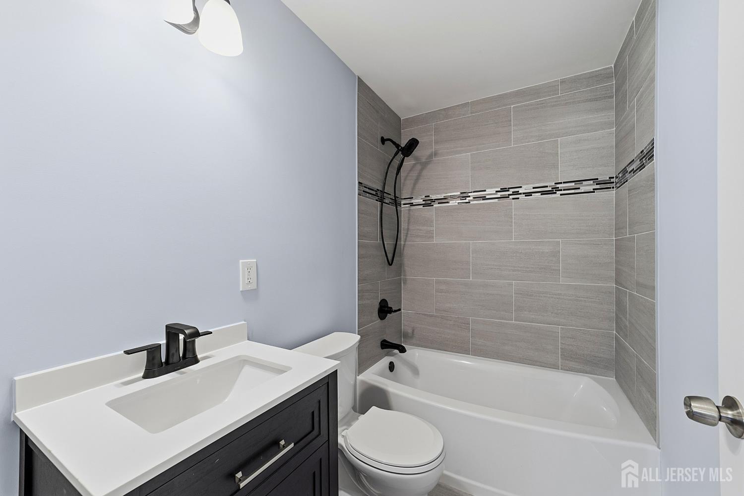 270 Alpine Way Old Bridge NJ 08879