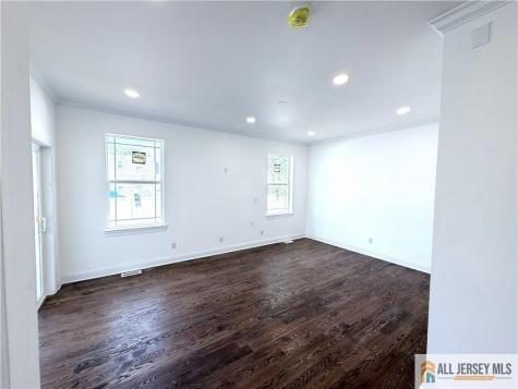 28 S Mckinley Avenue Iselin NJ 08830