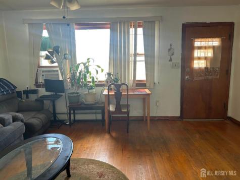 129 Hampton Street Metuchen NJ 08840