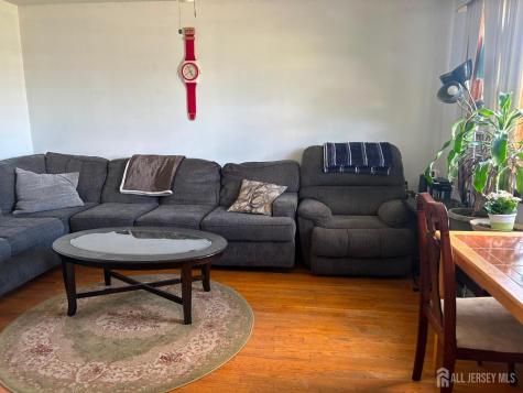 129 Hampton Street Metuchen NJ 08840