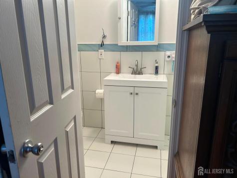 129 Hampton Street Metuchen NJ 08840