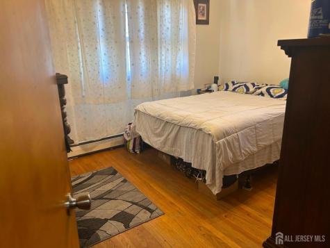 129 Hampton Street Metuchen NJ 08840