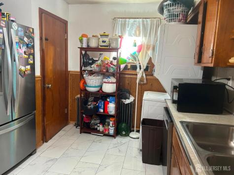 129 Hampton Street Metuchen NJ 08840