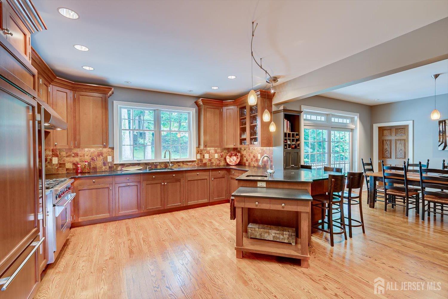 4 Edgewood Road Edison NJ 08820