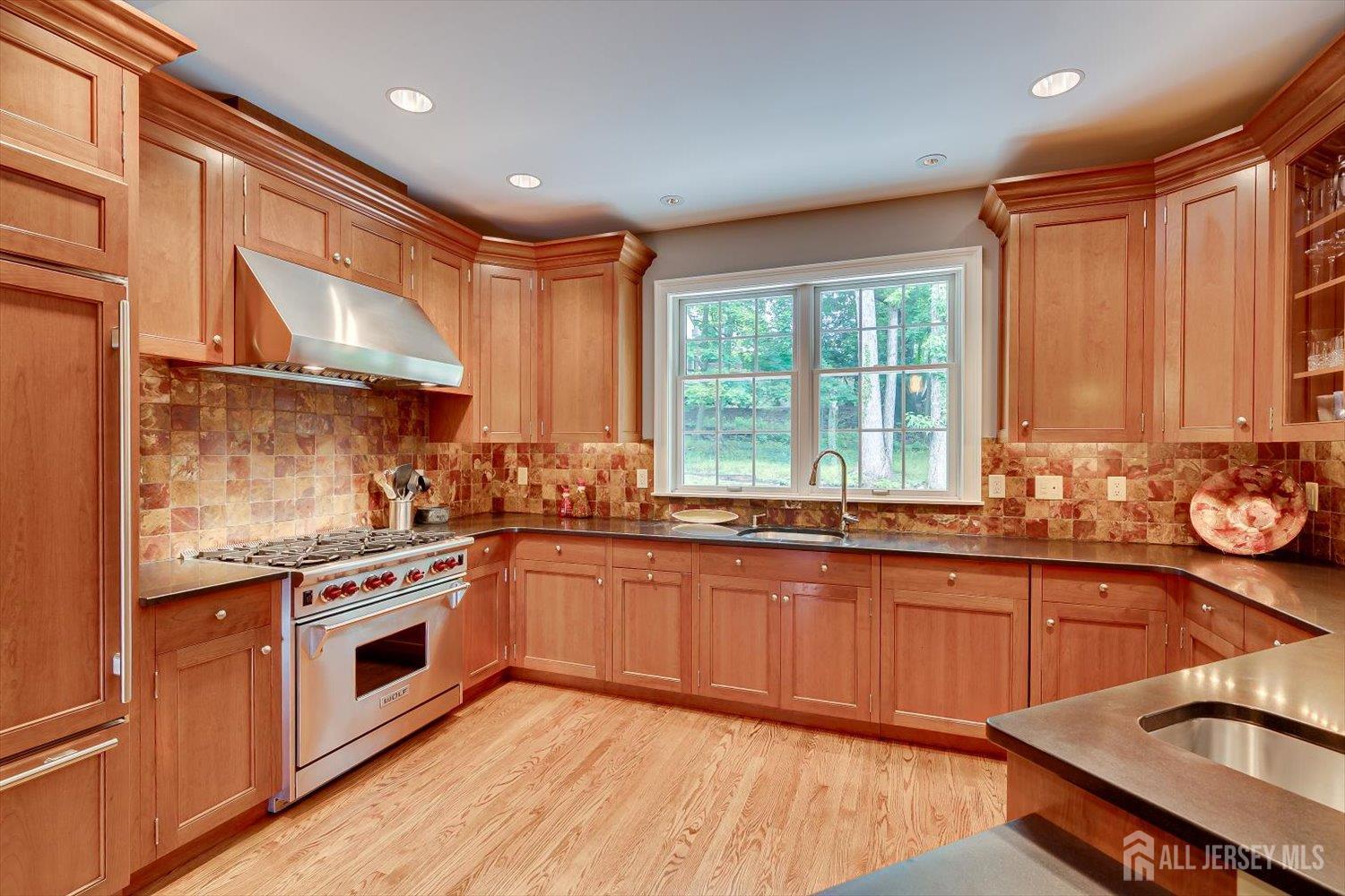 4 Edgewood Road Edison NJ 08820