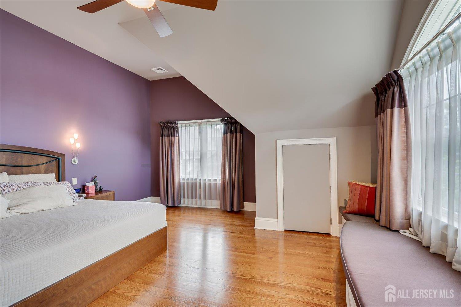 4 Edgewood Road Edison NJ 08820