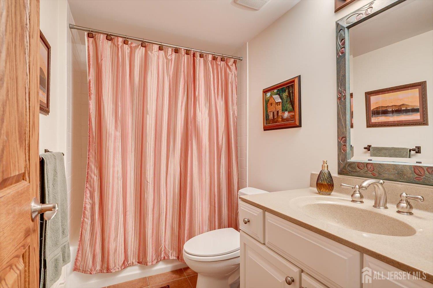 4 Edgewood Road Edison NJ 08820