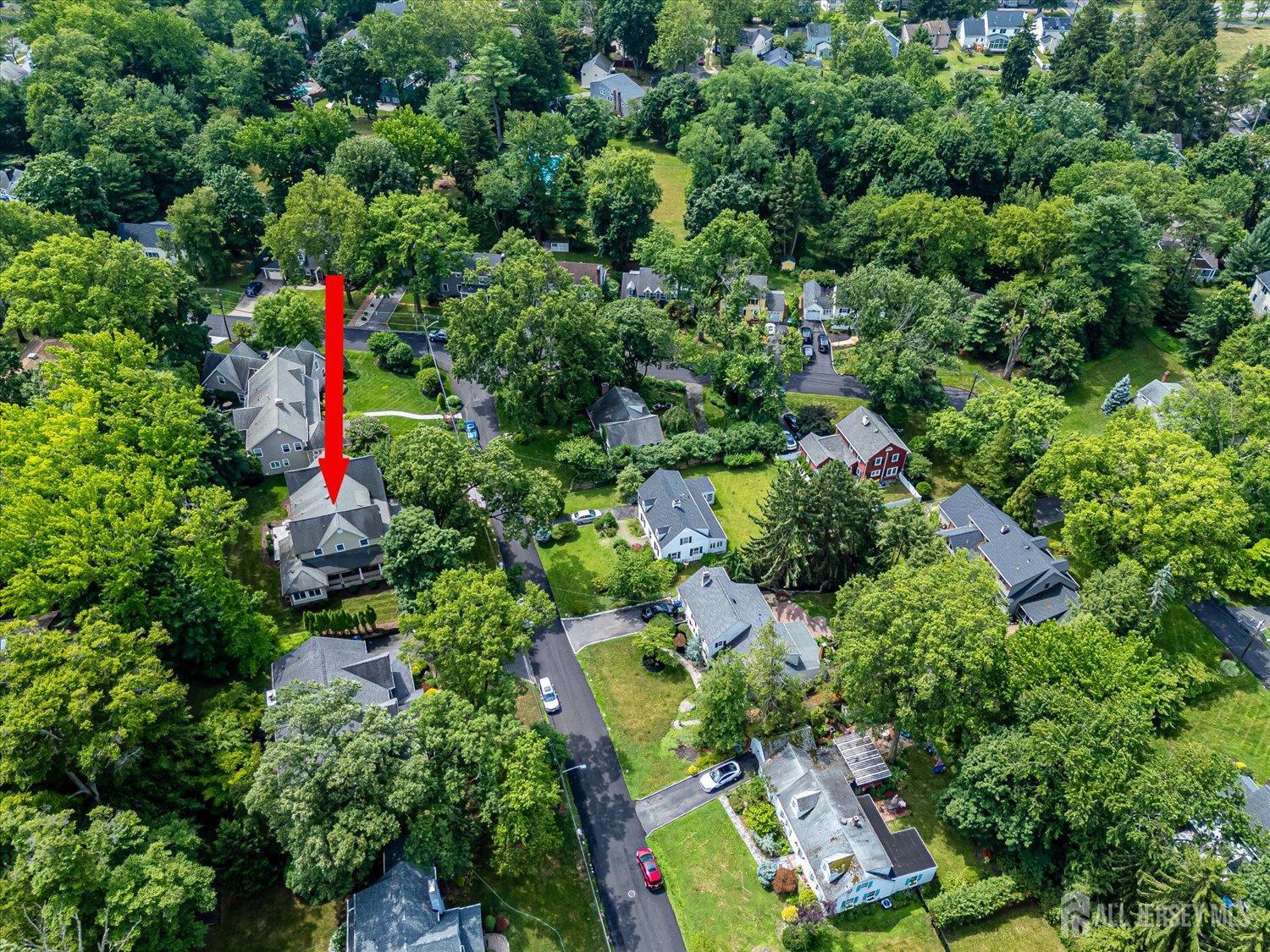 4 Edgewood Road Edison NJ 08820