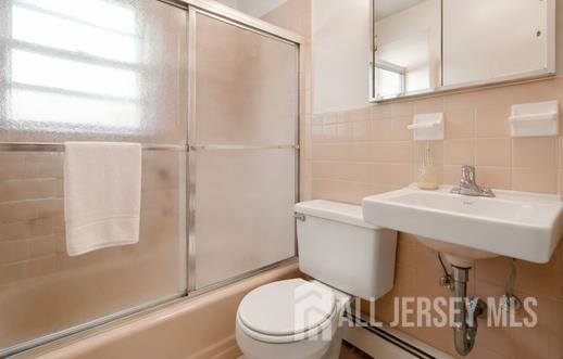 2 Carlton Street Carteret NJ 07008