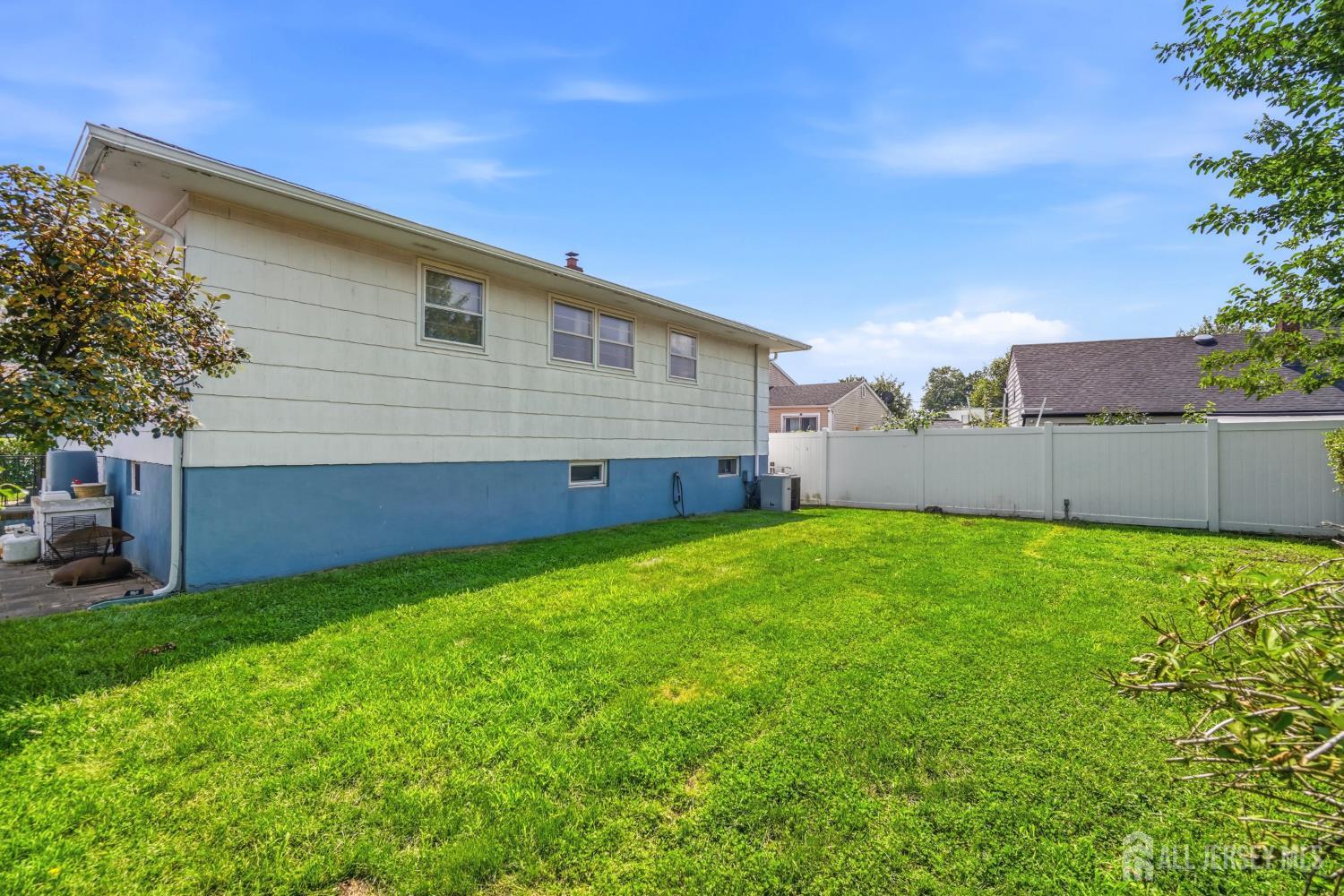2 Carlton Street Carteret NJ 07008