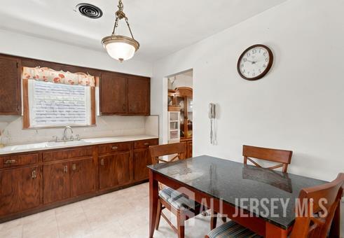 2 Carlton Street Carteret NJ 07008