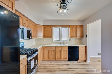 76 Pleasant Avenue Iselin NJ 08830