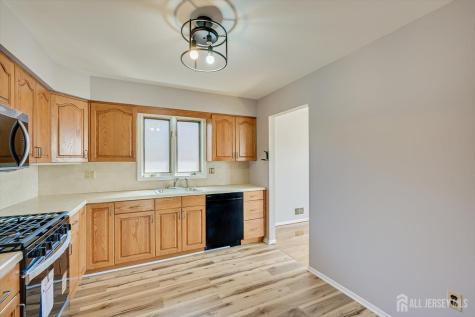 76 Pleasant Avenue Iselin NJ 08830