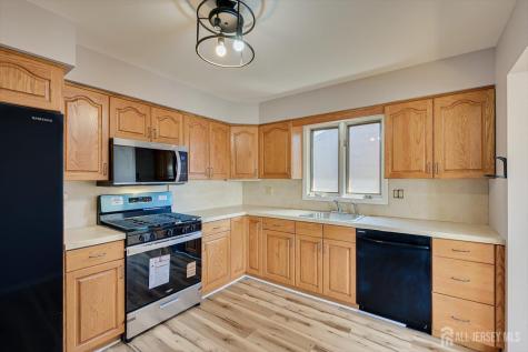 76 Pleasant Avenue Iselin NJ 08830
