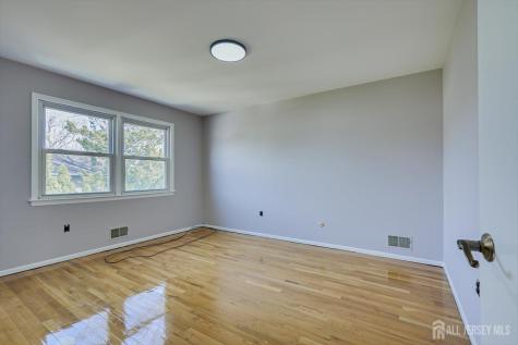 76 Pleasant Avenue Iselin NJ 08830