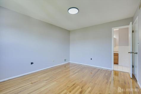76 Pleasant Avenue Iselin NJ 08830