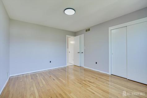 76 Pleasant Avenue Iselin NJ 08830