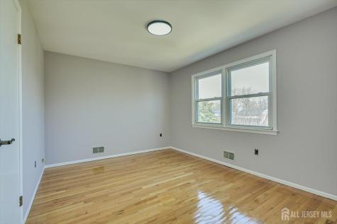 76 Pleasant Avenue Iselin NJ 08830