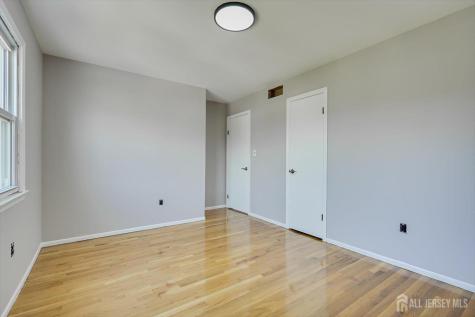 76 Pleasant Avenue Iselin NJ 08830