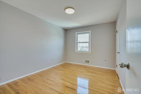76 Pleasant Avenue Iselin NJ 08830