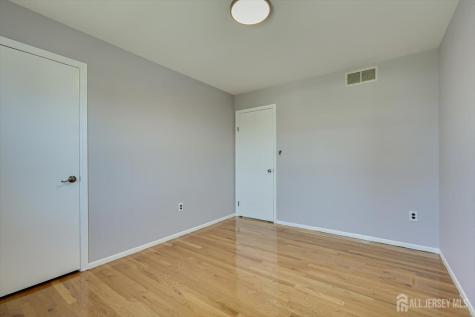 76 Pleasant Avenue Iselin NJ 08830