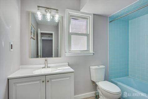 76 Pleasant Avenue Iselin NJ 08830