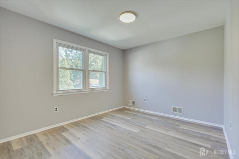 76 Pleasant Avenue Iselin NJ 08830
