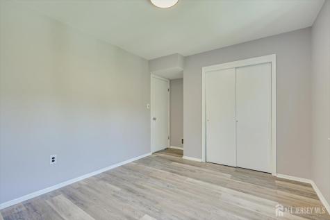 76 Pleasant Avenue Iselin NJ 08830