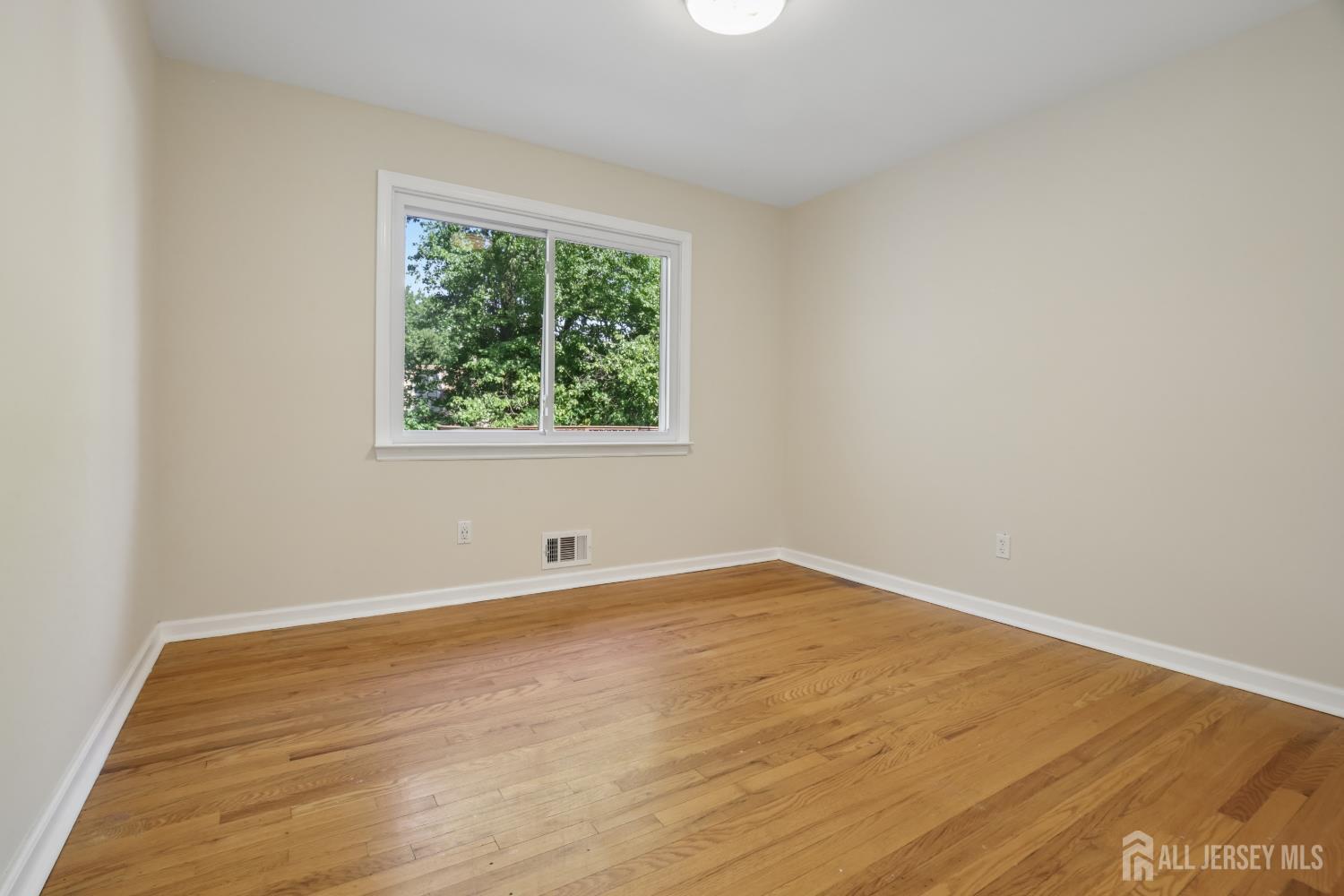 113-113 Stony Road Edison NJ 08817