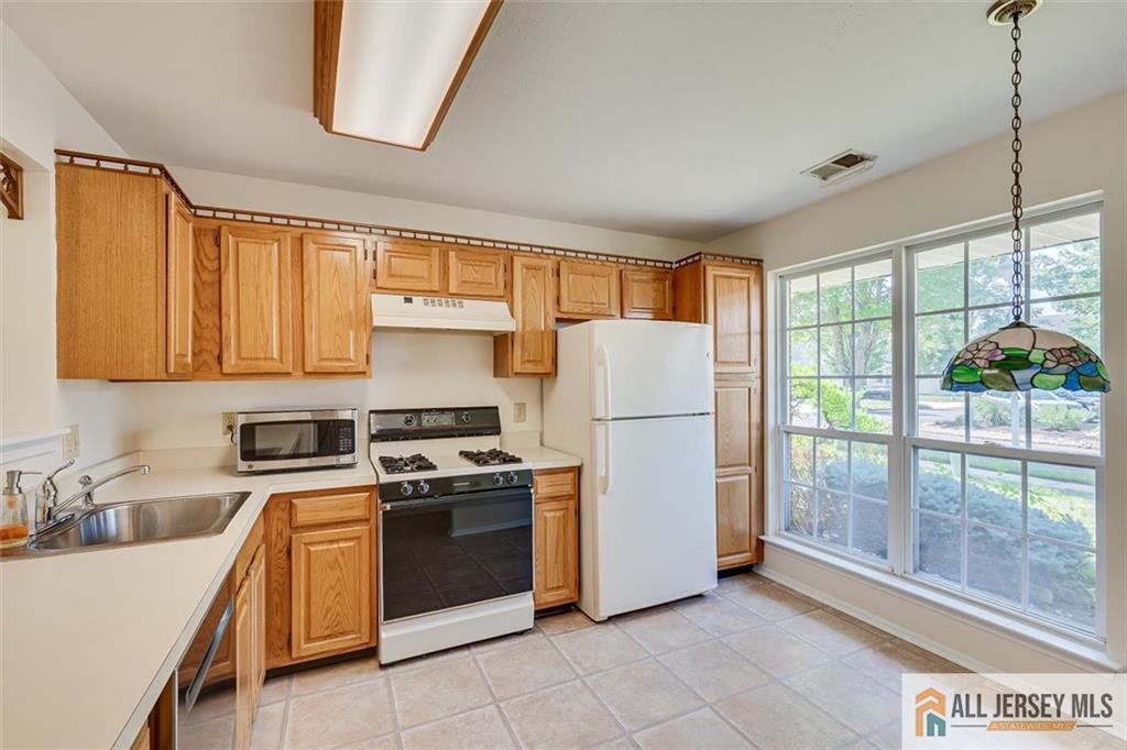 33 Tall Oaks Court Old Bridge NJ 08857