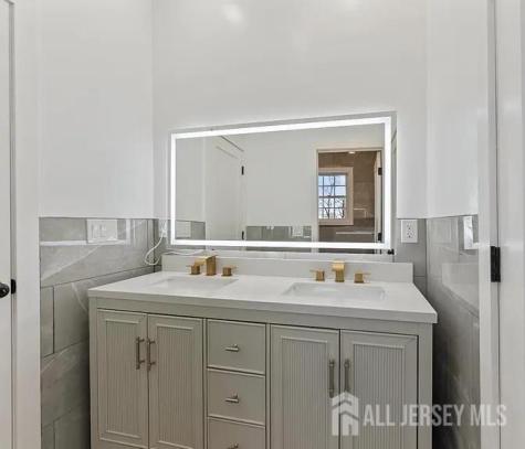 1855 Woodland Avenue Edison NJ 08820