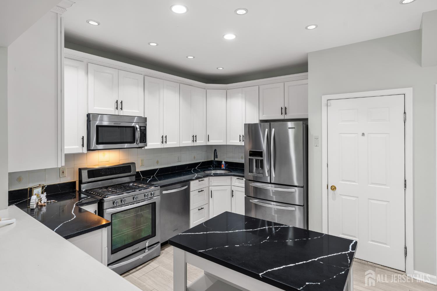 33 E Burgess Drive Piscataway NJ 08854