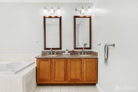 33 E Burgess Drive Piscataway NJ 08854