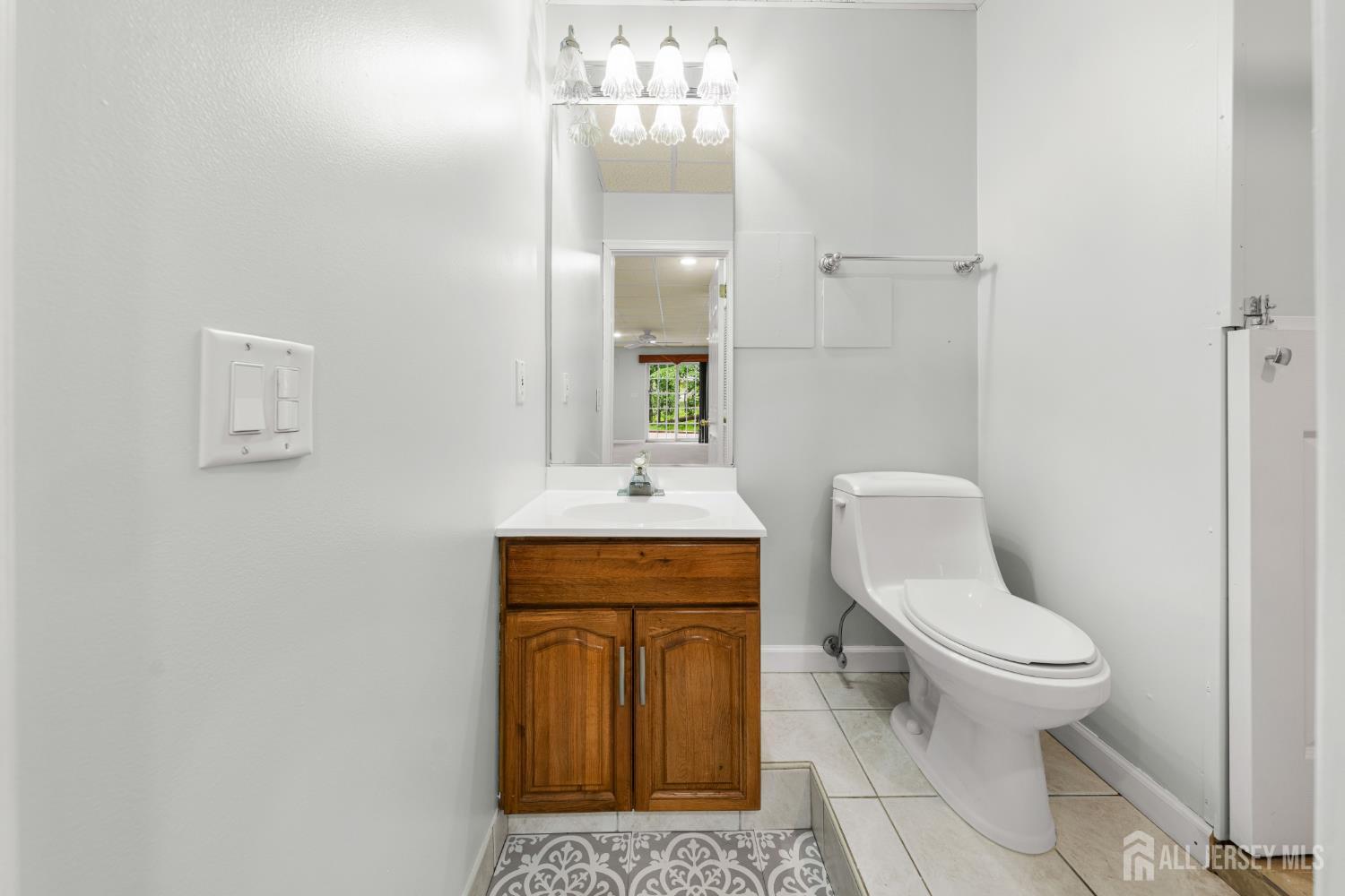 33 E Burgess Drive Piscataway NJ 08854