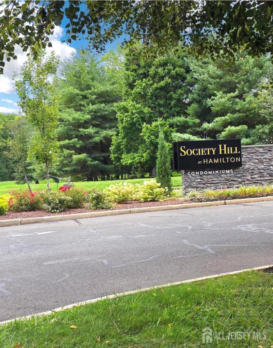 31 Hemlock Court Hamilton NJ 08619