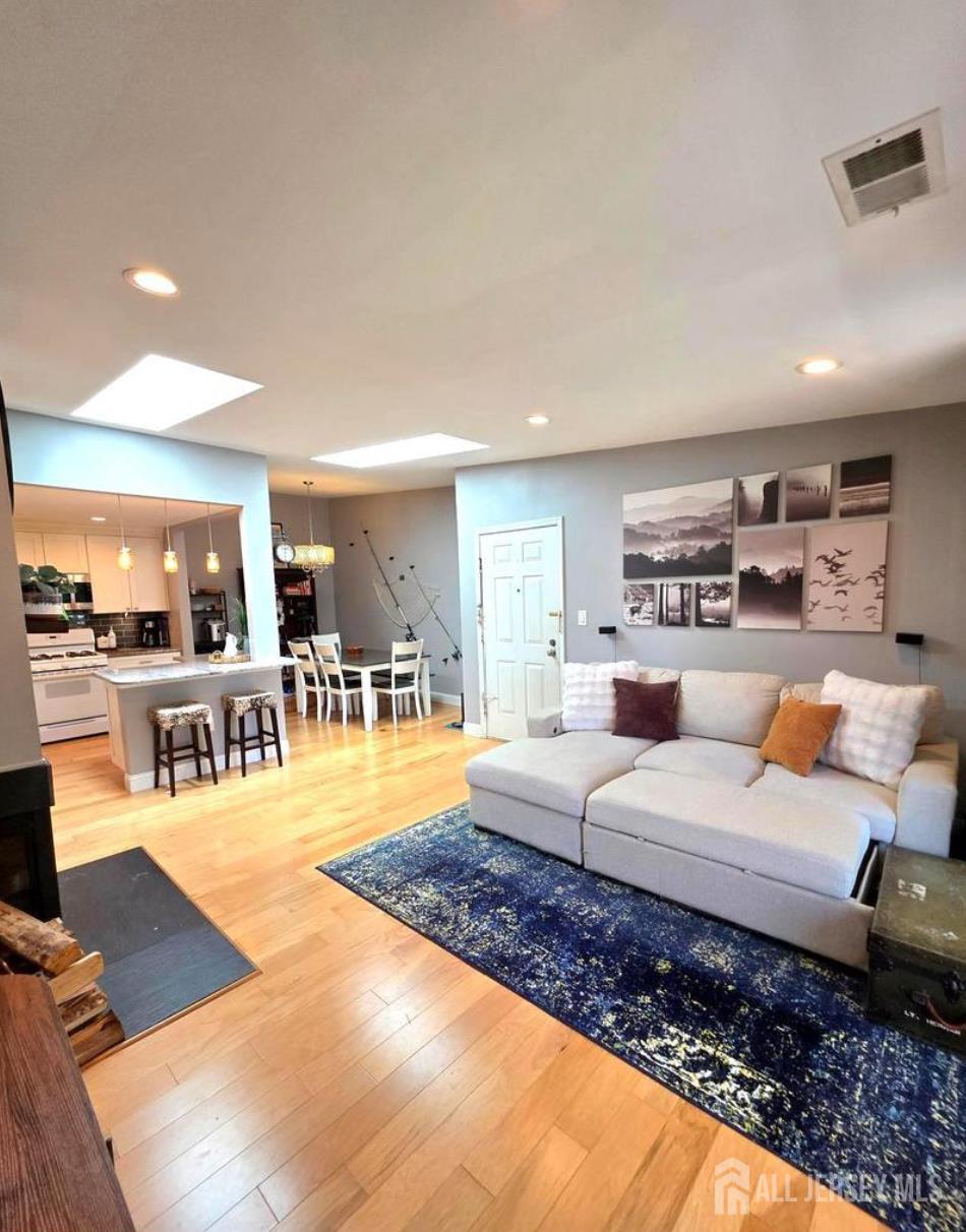 31 Hemlock Court Hamilton NJ 08619
