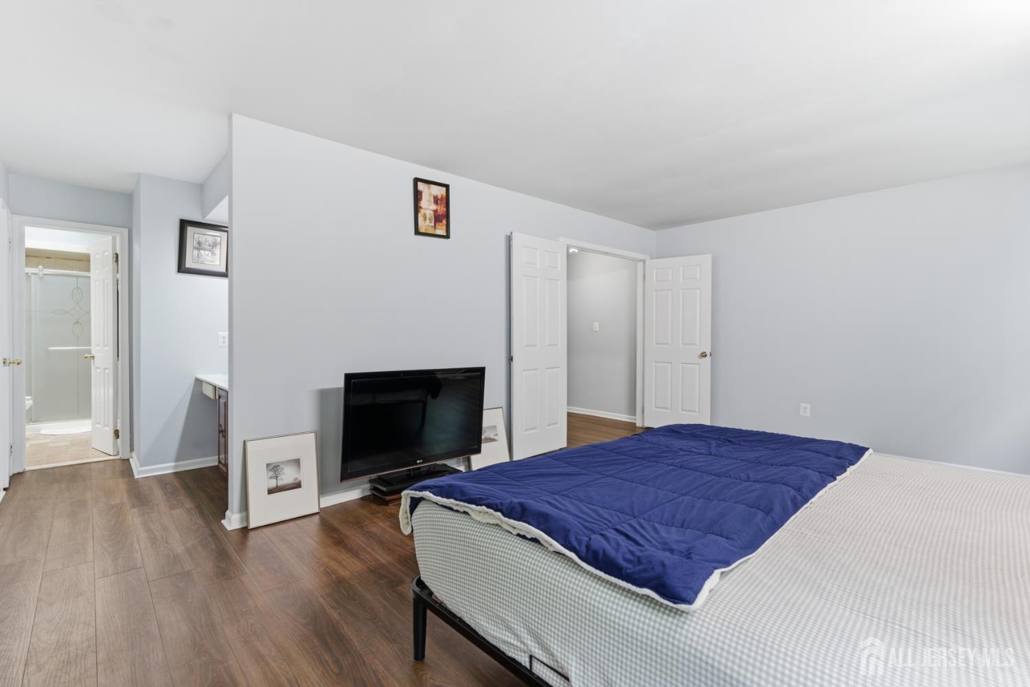 2804 Cricket Circle Edison NJ 08820