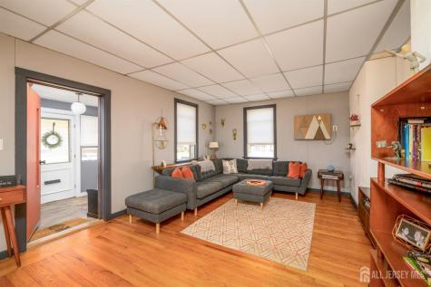 10 Beechwood Place North Brunswick NJ 08902