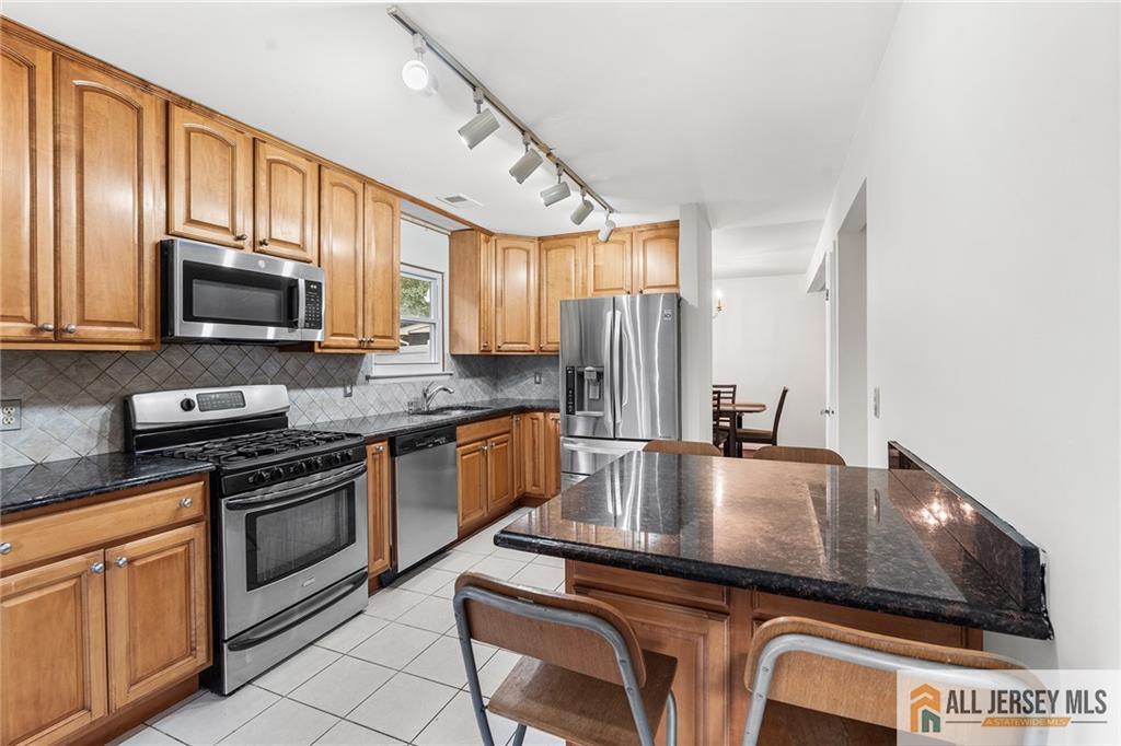 92 Woodbury Road Edison NJ 08820