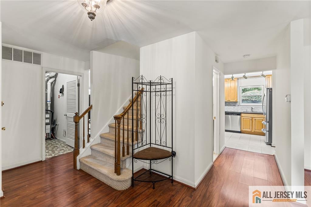92 Woodbury Road Edison NJ 08820