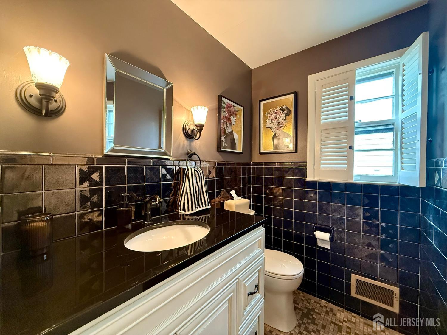 435 S 5th Avenue Highland Park NJ 08904