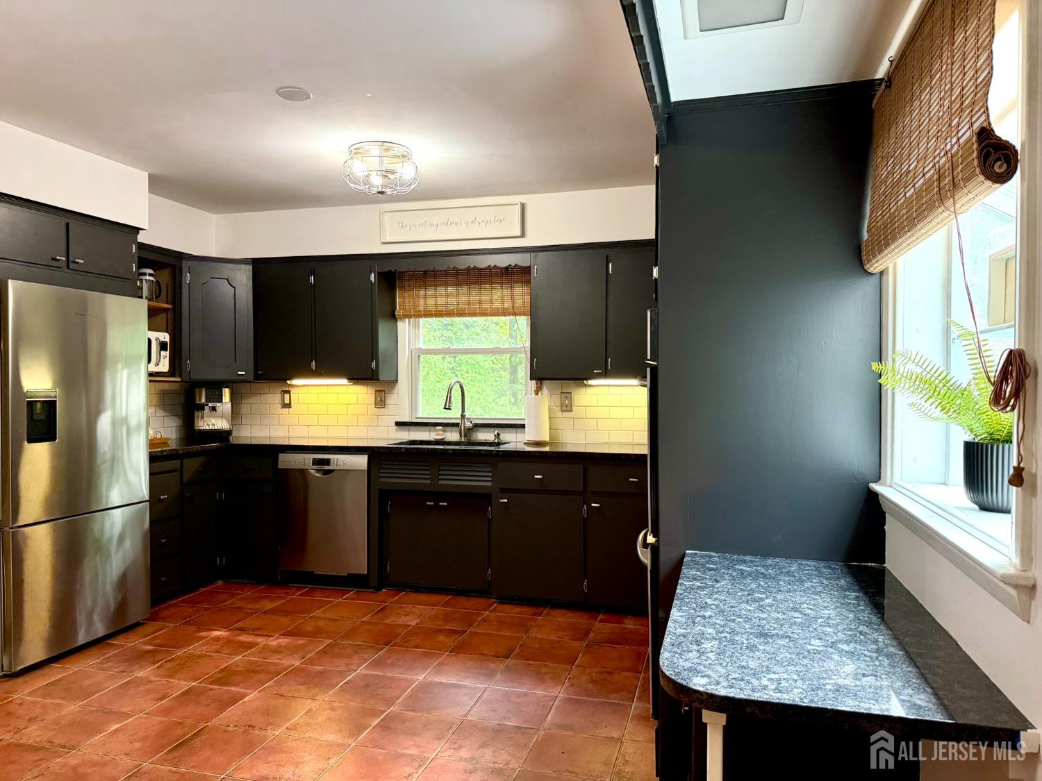 435 S 5th Avenue Highland Park NJ 08904