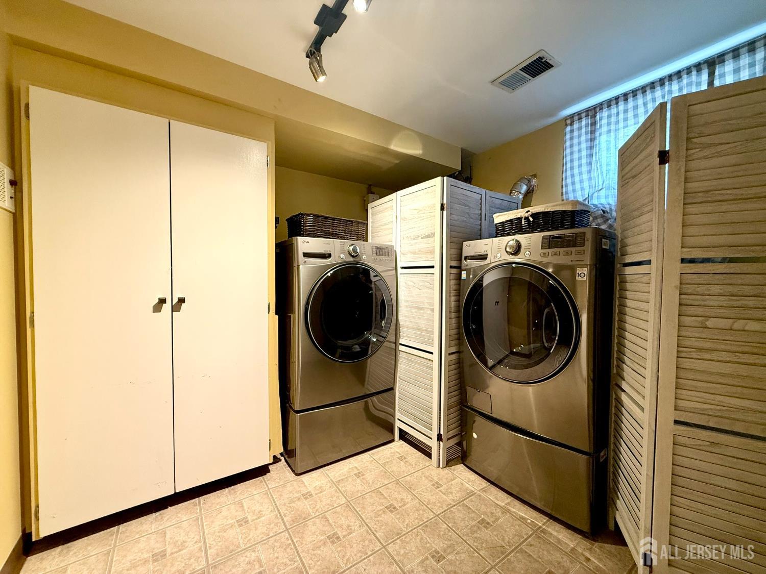 435 S 5th Avenue Highland Park NJ 08904
