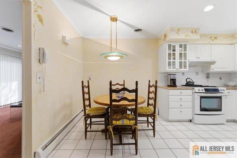 94 Calvert Avenue Edison NJ 08820