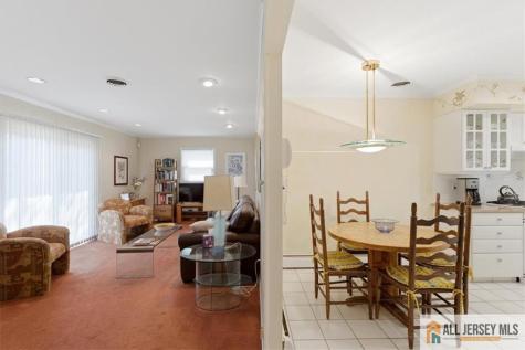 94 Calvert Avenue Edison NJ 08820