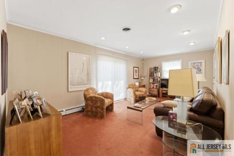 94 Calvert Avenue Edison NJ 08820
